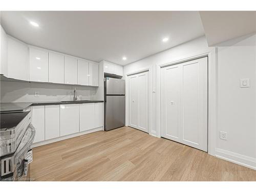 146 Gordon Drummond Avenue, Hamilton, ON - Indoor Photo Showing Kitchen