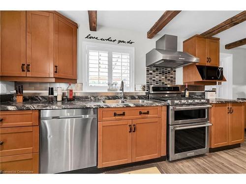 77 Argyle Street S, Caledonia, ON - Indoor Photo Showing Kitchen With Double Sink