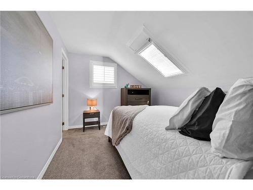 77 Argyle Street S, Caledonia, ON - Indoor Photo Showing Bedroom