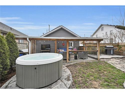 77 Argyle Street S, Caledonia, ON - Outdoor With Deck Patio Veranda