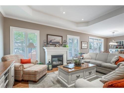 22 Martha Court, Fenwick, ON - Indoor Photo Showing Living Room With Fireplace