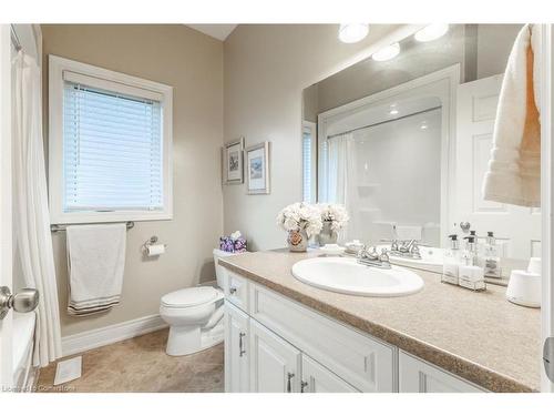 22 Martha Court, Fenwick, ON - Indoor Photo Showing Bathroom