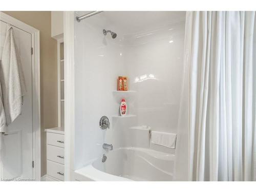 22 Martha Court, Fenwick, ON - Indoor Photo Showing Bathroom