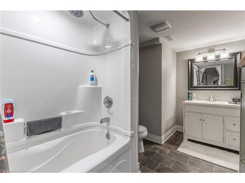 22 Martha Court, Fenwick, ON - Indoor Photo Showing Bathroom