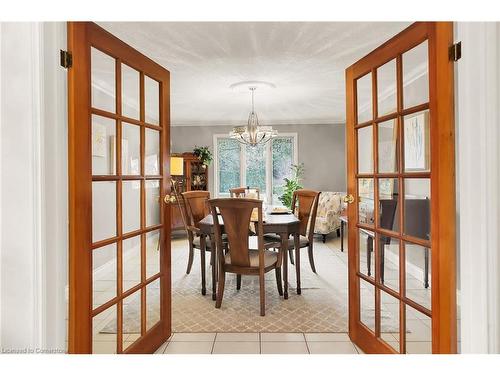 61 Blossom Avenue, Brantford, ON - Indoor Photo Showing Dining Room