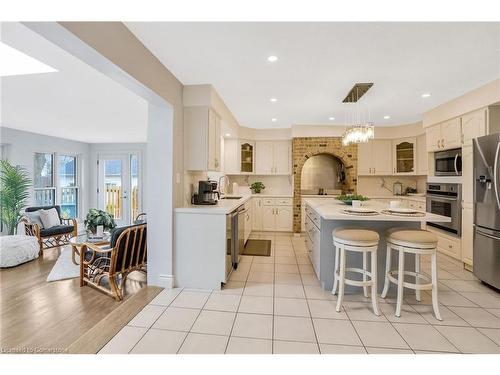 61 Blossom Avenue, Brantford, ON - Indoor Photo Showing Kitchen