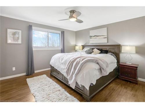 61 Blossom Avenue, Brantford, ON - Indoor Photo Showing Bedroom