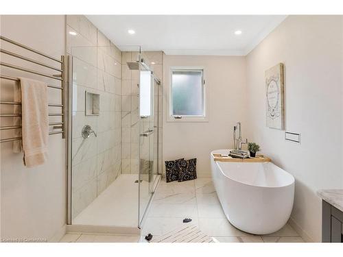 61 Blossom Avenue, Brantford, ON - Indoor Photo Showing Bathroom