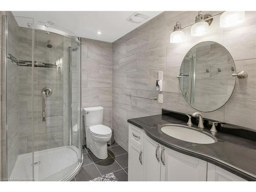 61 Blossom Avenue, Brantford, ON - Indoor Photo Showing Bathroom