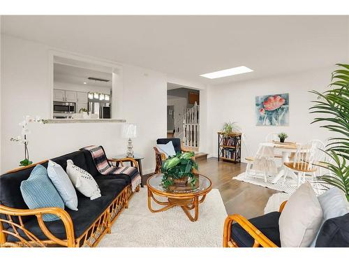 61 Blossom Avenue, Brantford, ON - Indoor Photo Showing Living Room