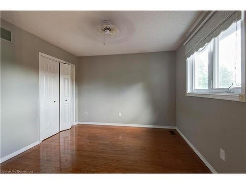 Upper-2141 Cleaver Avenue, Burlington, ON - Indoor Photo Showing Other Room