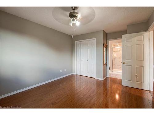 Upper-2141 Cleaver Avenue, Burlington, ON - Indoor Photo Showing Other Room