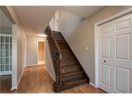 Upper-2141 Cleaver Avenue, Burlington, ON - Indoor Photo Showing Other Room