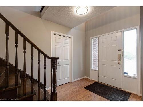 Upper-2141 Cleaver Avenue, Burlington, ON - Indoor Photo Showing Other Room