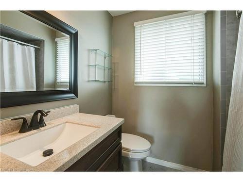 Upper-2141 Cleaver Avenue, Burlington, ON - Indoor Photo Showing Bathroom