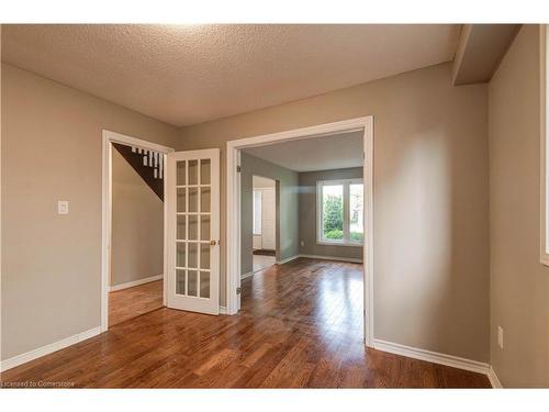 Upper-2141 Cleaver Avenue, Burlington, ON - Indoor Photo Showing Other Room