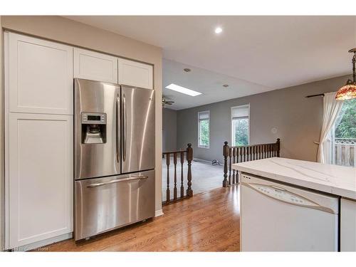 Upper-2141 Cleaver Avenue, Burlington, ON - Indoor Photo Showing Kitchen