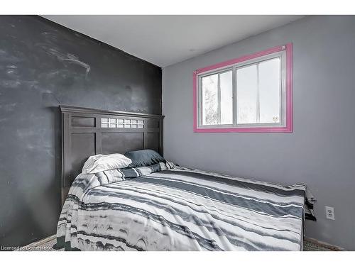 1326 Consort Crescent, Burlington, ON - Indoor Photo Showing Bedroom