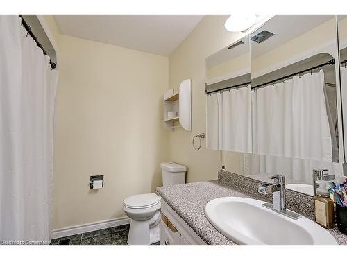 1326 Consort Crescent, Burlington, ON - Indoor Photo Showing Bathroom