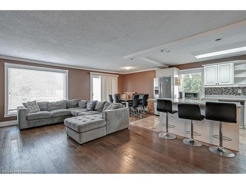 1326 Consort Crescent, Burlington, ON - Indoor Photo Showing Living Room