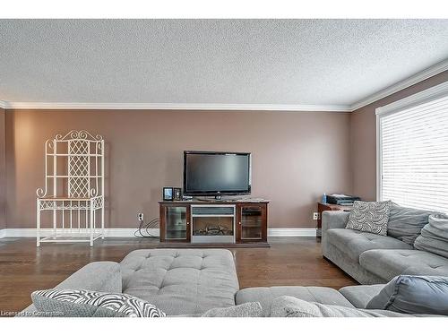 1326 Consort Crescent, Burlington, ON - Indoor Photo Showing Living Room