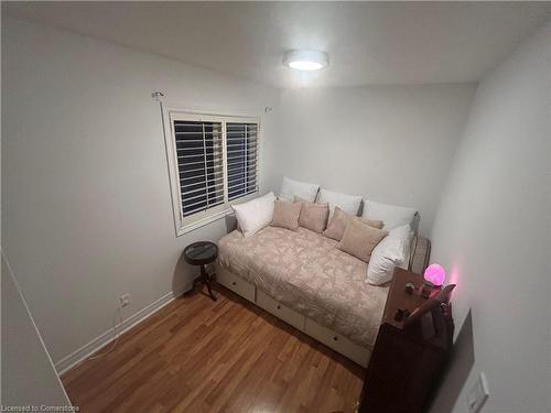 1008-4140 Foxwood Drive, Burlington, ON - Indoor Photo Showing Bedroom