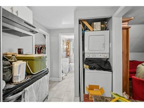 95 Spadina Avenue, Hamilton, ON - Indoor Photo Showing Laundry Room