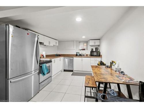 95 Spadina Avenue, Hamilton, ON - Indoor Photo Showing Kitchen