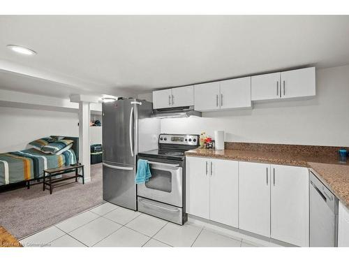 95 Spadina Avenue, Hamilton, ON - Indoor Photo Showing Kitchen