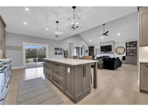 42 Kramer Court, York, ON - Indoor Photo Showing Kitchen With Upgraded Kitchen