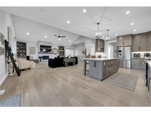 42 Kramer Court, York, ON - Indoor Photo Showing Kitchen With Upgraded Kitchen