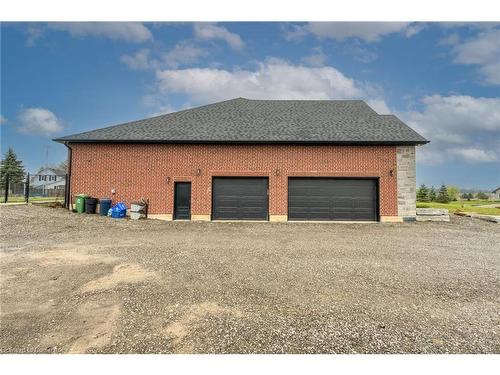 42 Kramer Court, York, ON - Outdoor