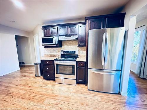 Upper-60 Sandsprings Crescent, Kitchener, ON - Indoor Photo Showing Kitchen