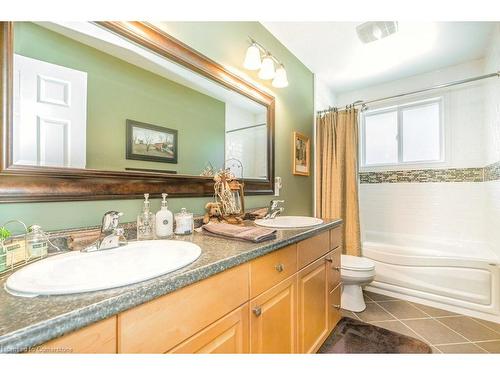 Upper-60 Sandsprings Crescent, Kitchener, ON - Indoor Photo Showing Bathroom