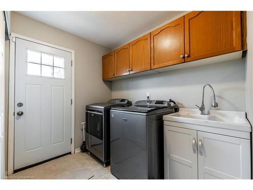 2031 Headon Forest Drive, Burlington, ON - Indoor Photo Showing Laundry Room