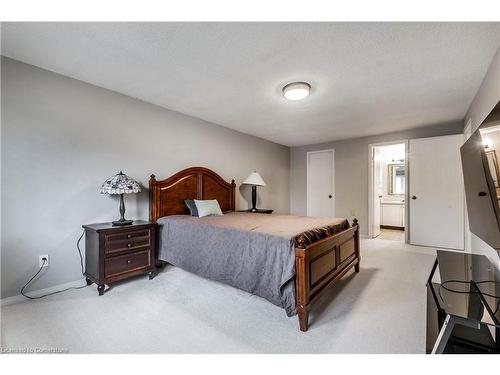 2031 Headon Forest Drive, Burlington, ON - Indoor Photo Showing Bedroom