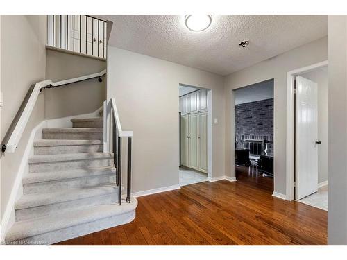 2031 Headon Forest Drive, Burlington, ON - Indoor Photo Showing Other Room