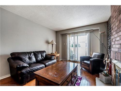 2031 Headon Forest Drive, Burlington, ON - Indoor Photo Showing Living Room