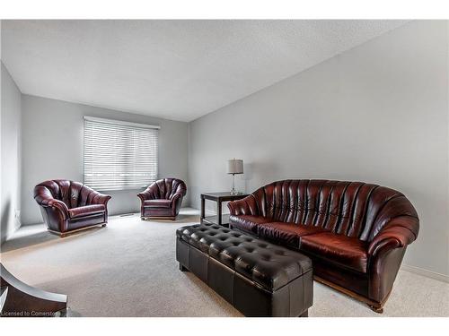 2031 Headon Forest Drive, Burlington, ON - Indoor Photo Showing Living Room