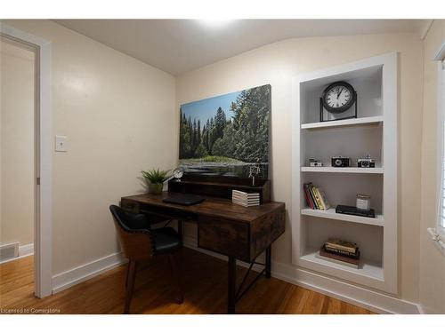 955 Cloverleaf Drive, Burlington, ON - Indoor Photo Showing Other Room