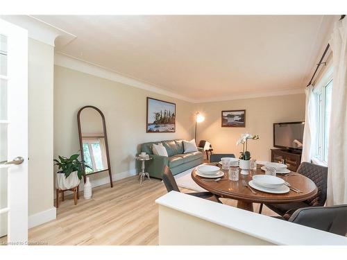 955 Cloverleaf Drive, Burlington, ON - Indoor Photo Showing Dining Room