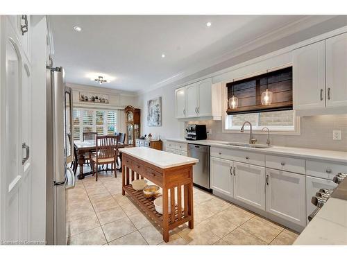 4070 Stadelbauer Drive, Beamsville, ON - Indoor Photo Showing Kitchen