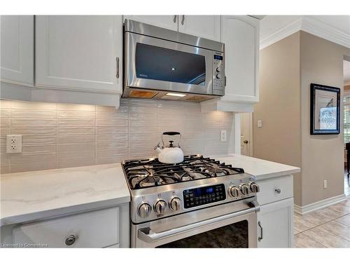 4070 Stadelbauer Drive, Beamsville, ON - Indoor Photo Showing Kitchen With Upgraded Kitchen