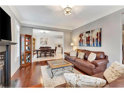 4070 Stadelbauer Drive, Beamsville, ON - Indoor Photo Showing Living Room With Fireplace