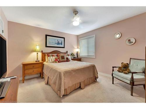 4070 Stadelbauer Drive, Beamsville, ON - Indoor Photo Showing Bedroom