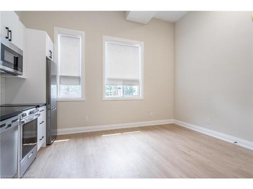 B-9 Munn Street, Hamilton, ON - Indoor Photo Showing Kitchen