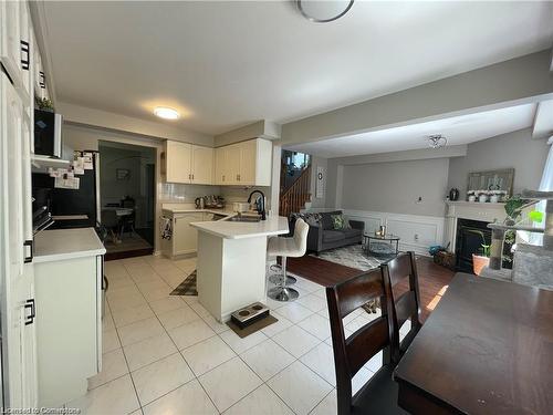 39 Sable Drive, Hamilton, ON - Indoor Photo Showing Kitchen