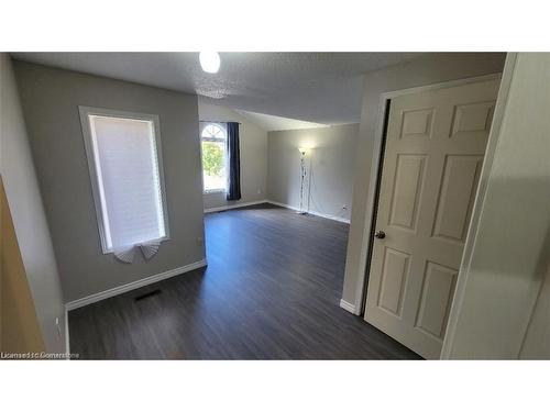 39 Sable Drive, Hamilton, ON - Indoor Photo Showing Other Room