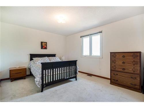 50 Shadeland Crescent, Stoney Creek, ON - Indoor Photo Showing Bedroom