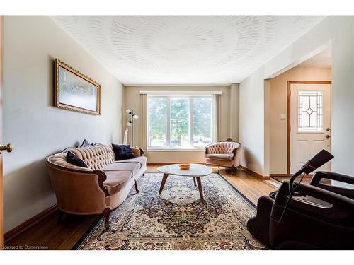 50 Shadeland Crescent, Stoney Creek, ON - Indoor Photo Showing Living Room